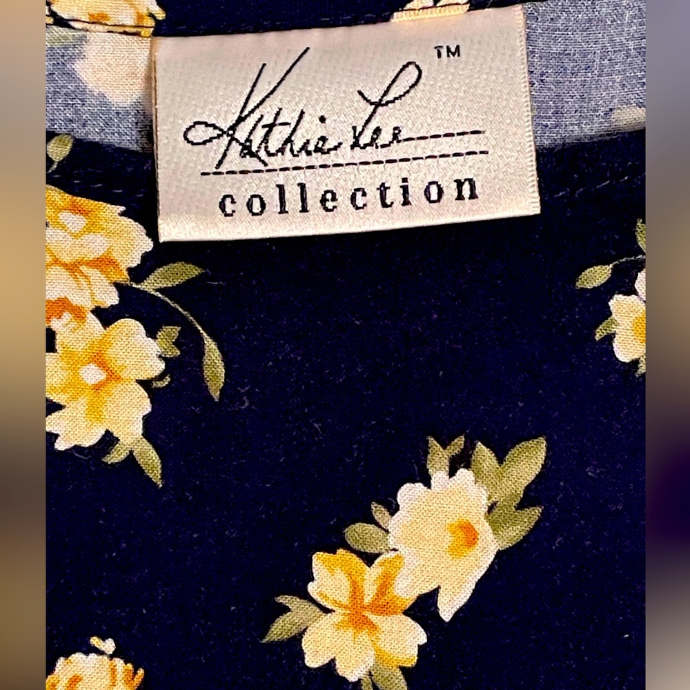 Cute medium length dress, yellow flowers and navy blue